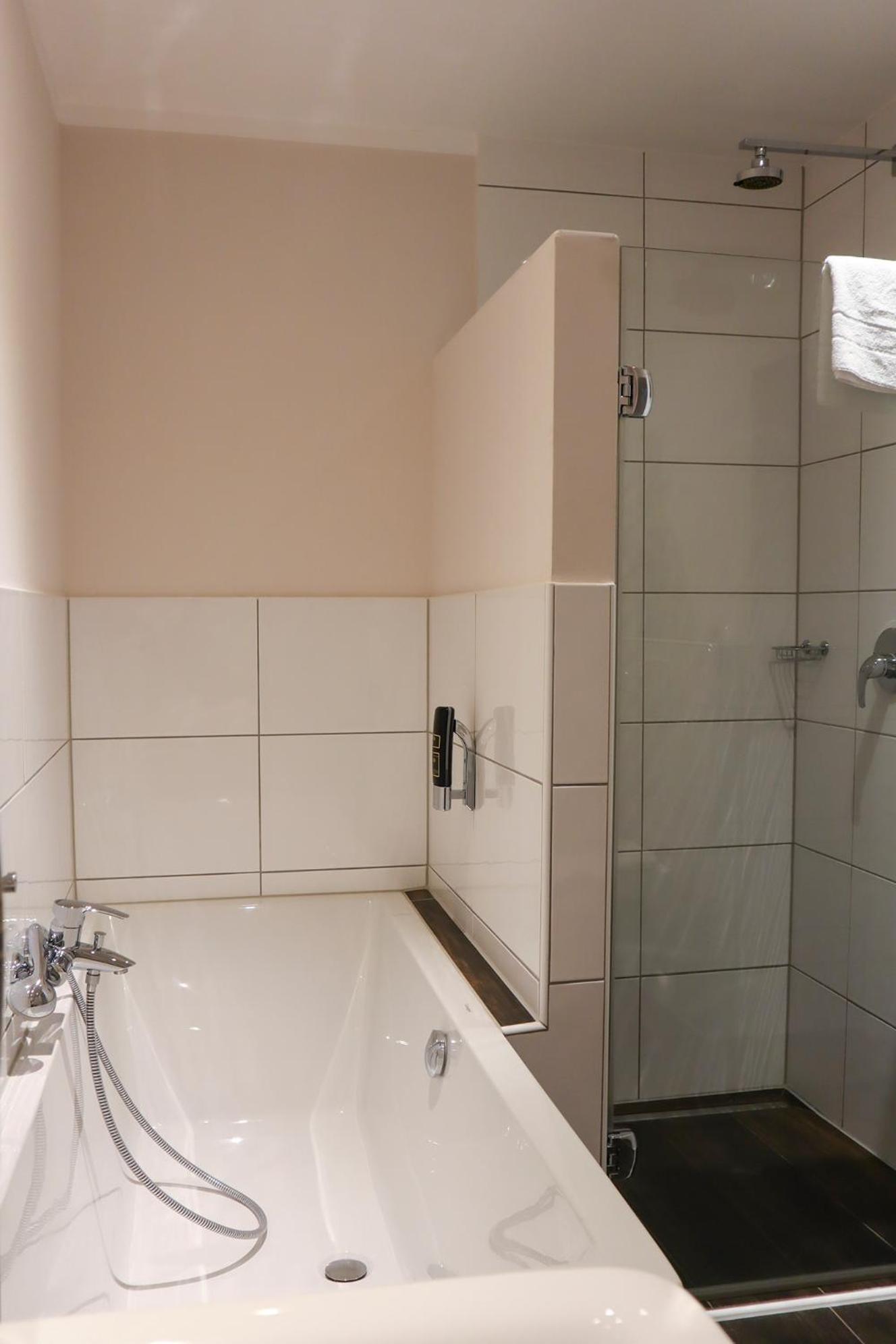 Hotel Gut Moschenhof Dusseldorf Bagian luar foto