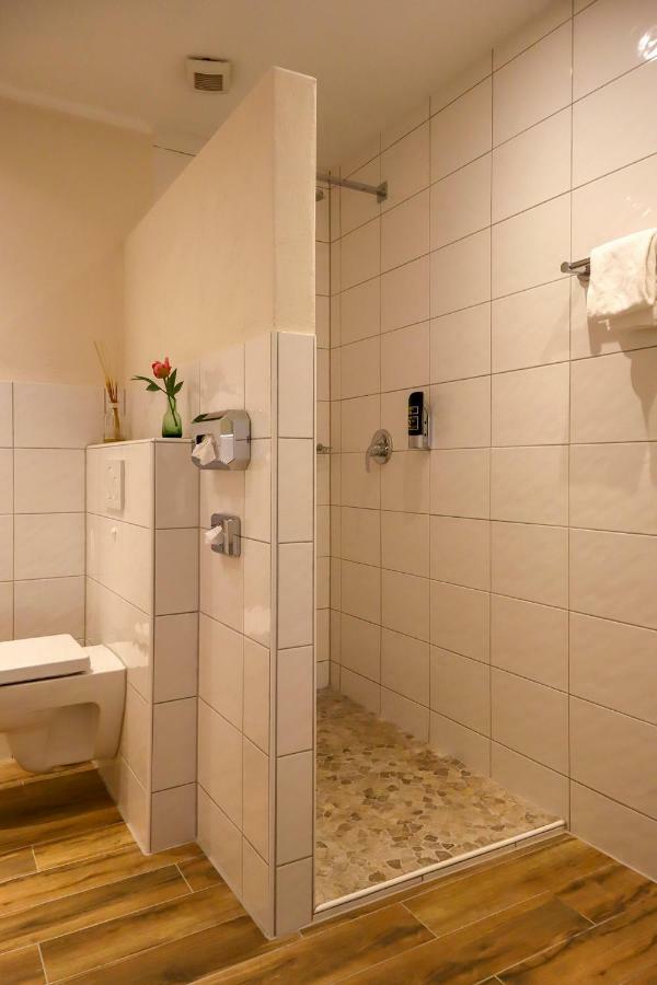 Hotel Gut Moschenhof Dusseldorf Bagian luar foto